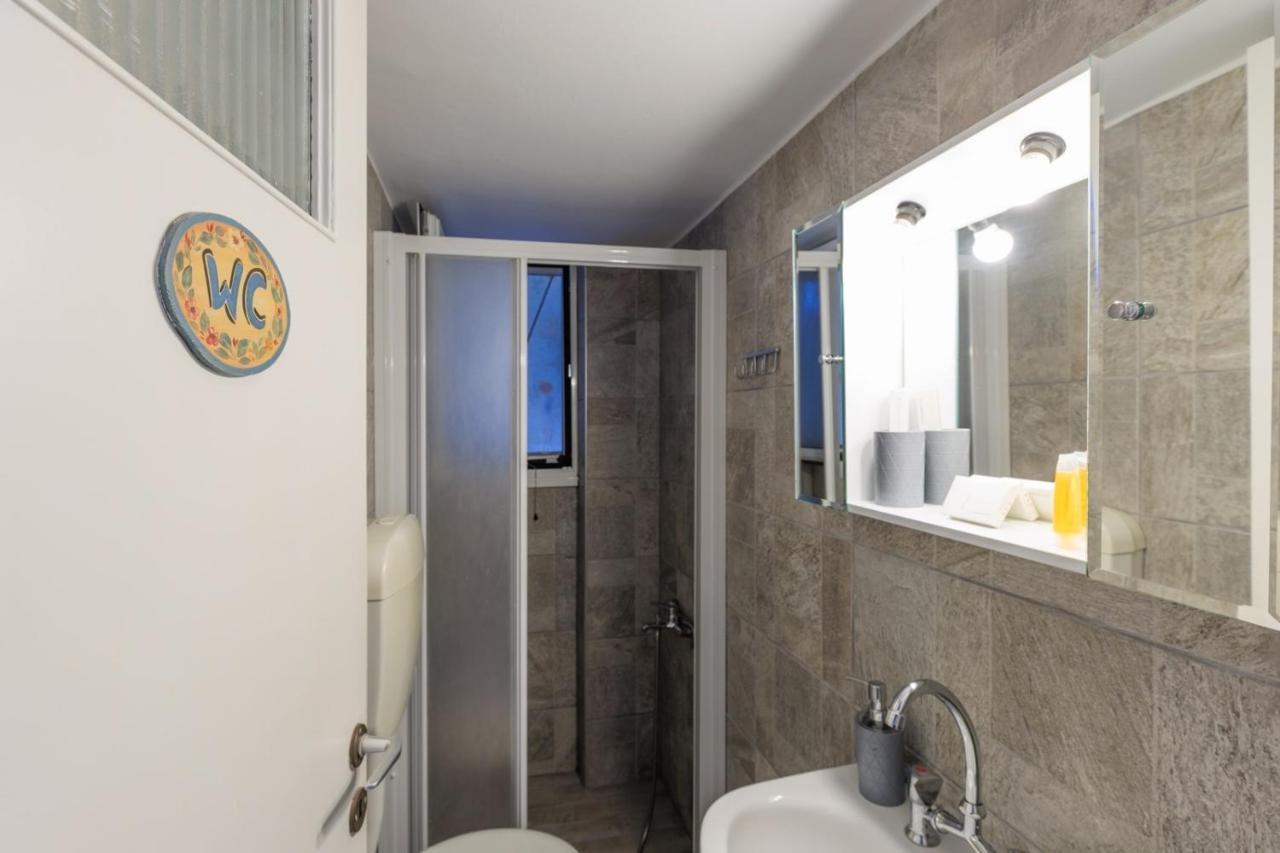 Aiolos Koukaki Center Apartment Atene Esterno foto